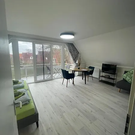 Apartment Haus Seefalke - 250 M Zum *