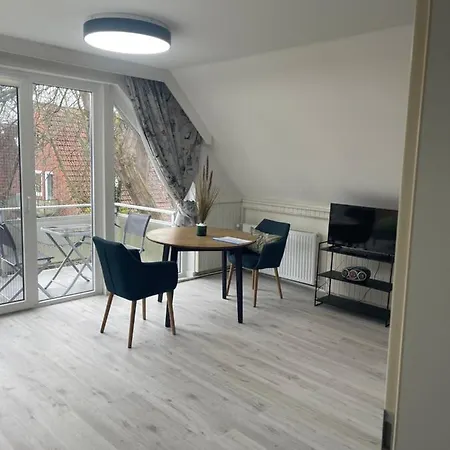 Haus Seefalke - 250 M Zum Cuxhaven