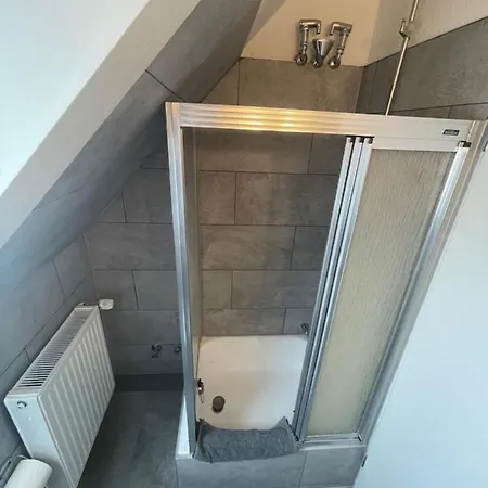 Haus Seefalke - 250 M Zum *