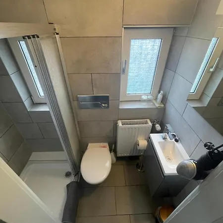 Haus Seefalke - 250 M Zum