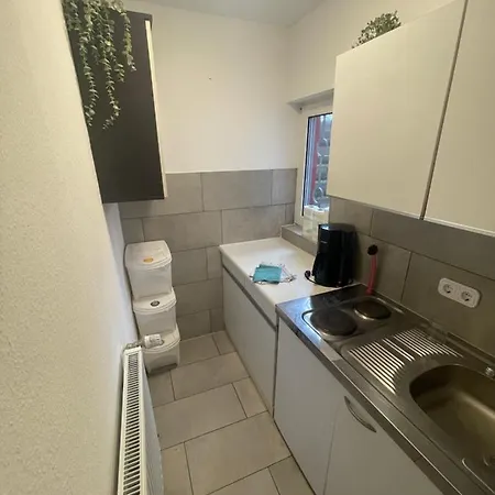 Haus Seefalke - 250 M Zum