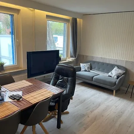 Haus Seefalke - 250 M Zum