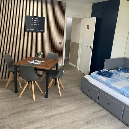 Haus Seefalke - 250 M Zum