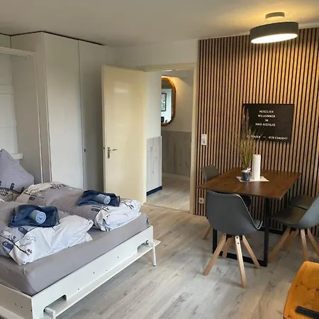 Haus Seefalke - 250 M Zum *