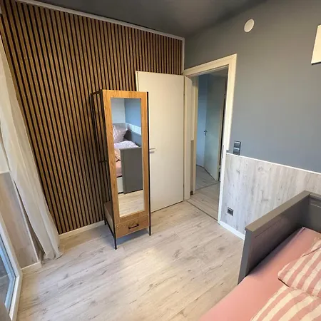 Haus Seefalke - 250 M Zum Apartment *