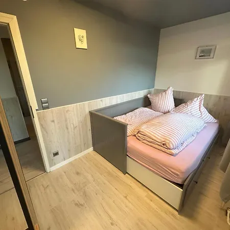 Haus Seefalke - 250 M Zum *