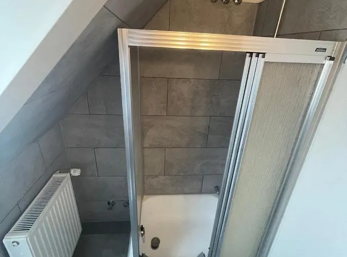 Haus Seefalke - 250 M Zum *