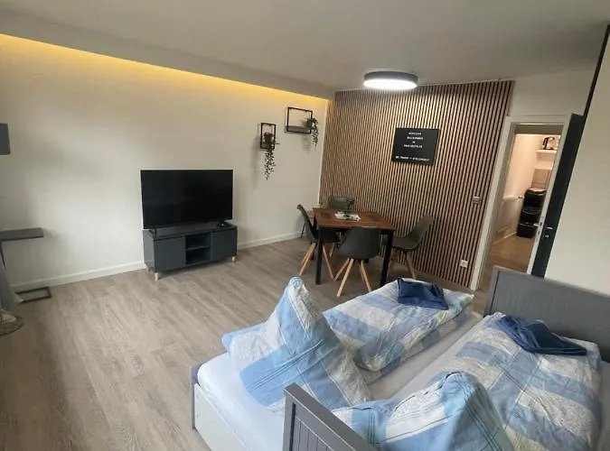 Haus Seefalke - 250 M Zum *